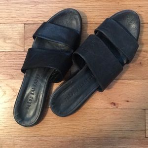 FREDA SALVADOR black leather sandals